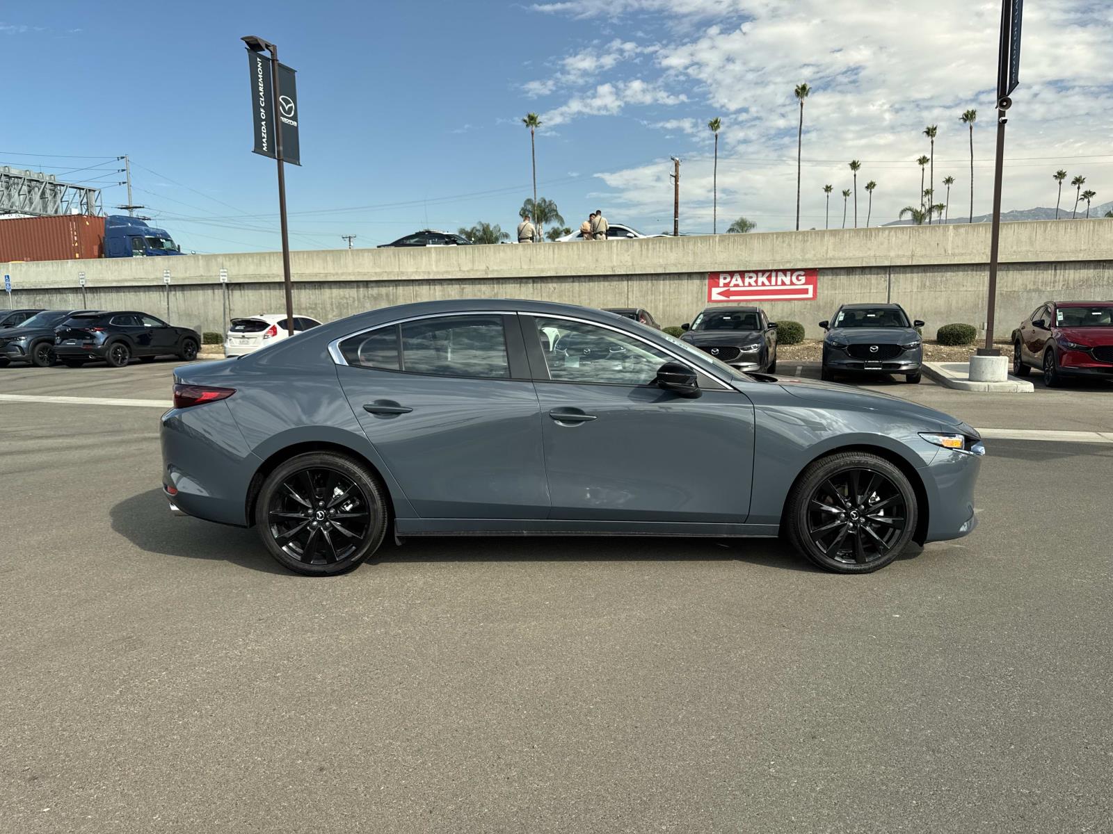 2025 Mazda Mazda3 2.5 s Carbon photo 3