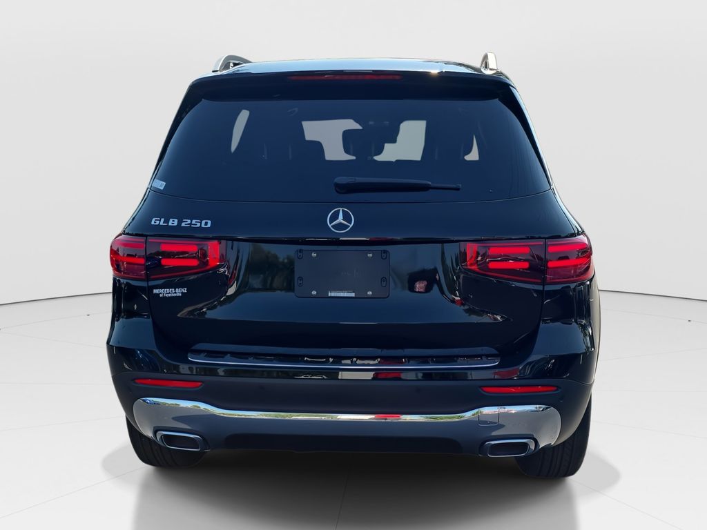 2025 Mercedes Benz GLB 250 photo 6