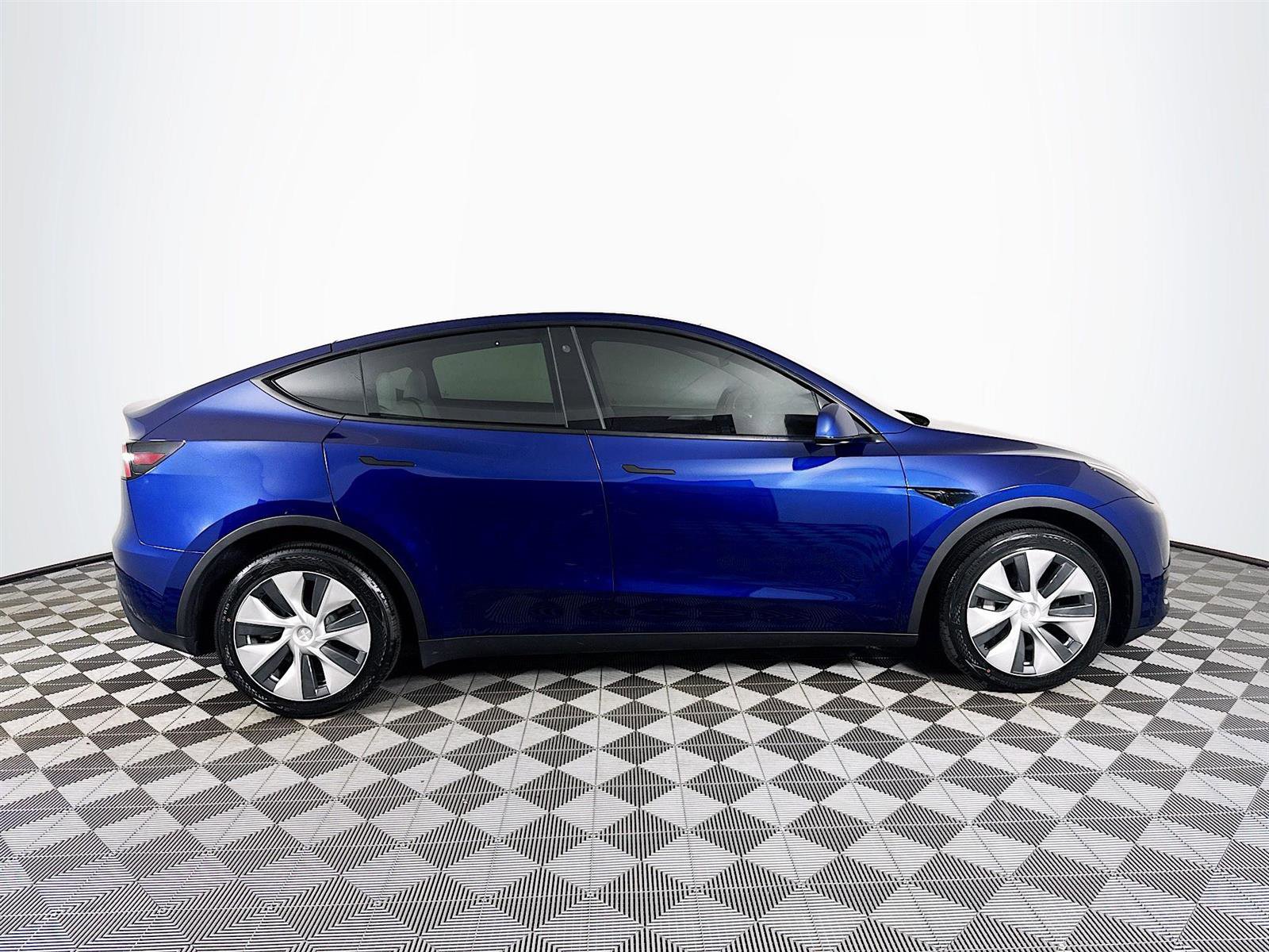 2023 Tesla Model Y Long Range photo 4