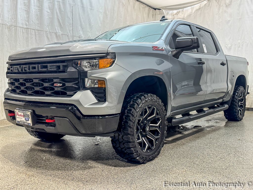 2024 CHEVROLET SILVERADO - Image 1