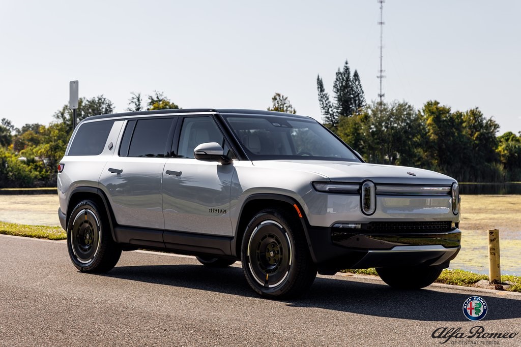 2025 Rivian R1S Adventure's photo