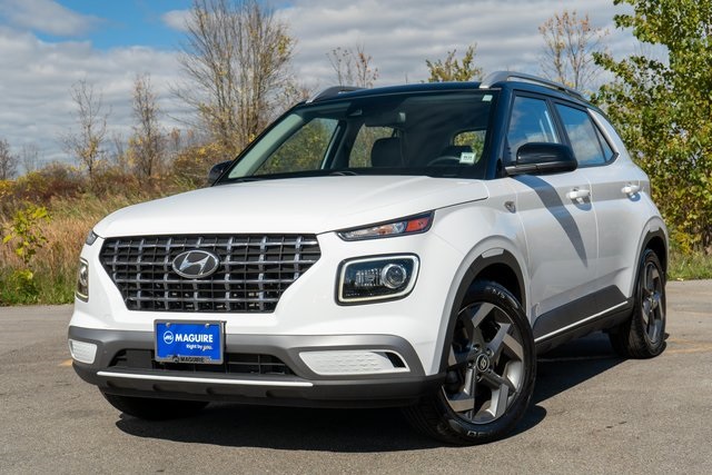 2022 Hyundai Venue Limited's photo