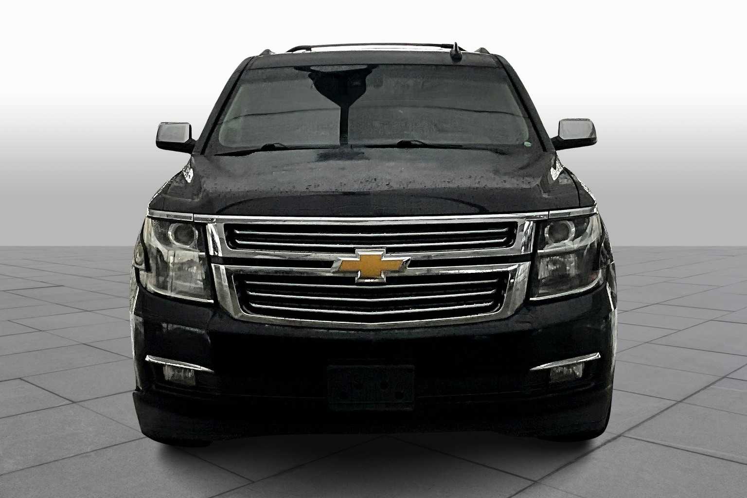 2016 Chevrolet Suburban LTZ photo 3