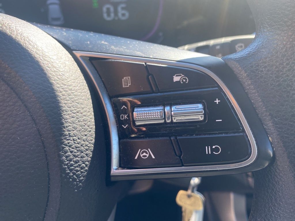 2024 Kia Seltos LX photo 3