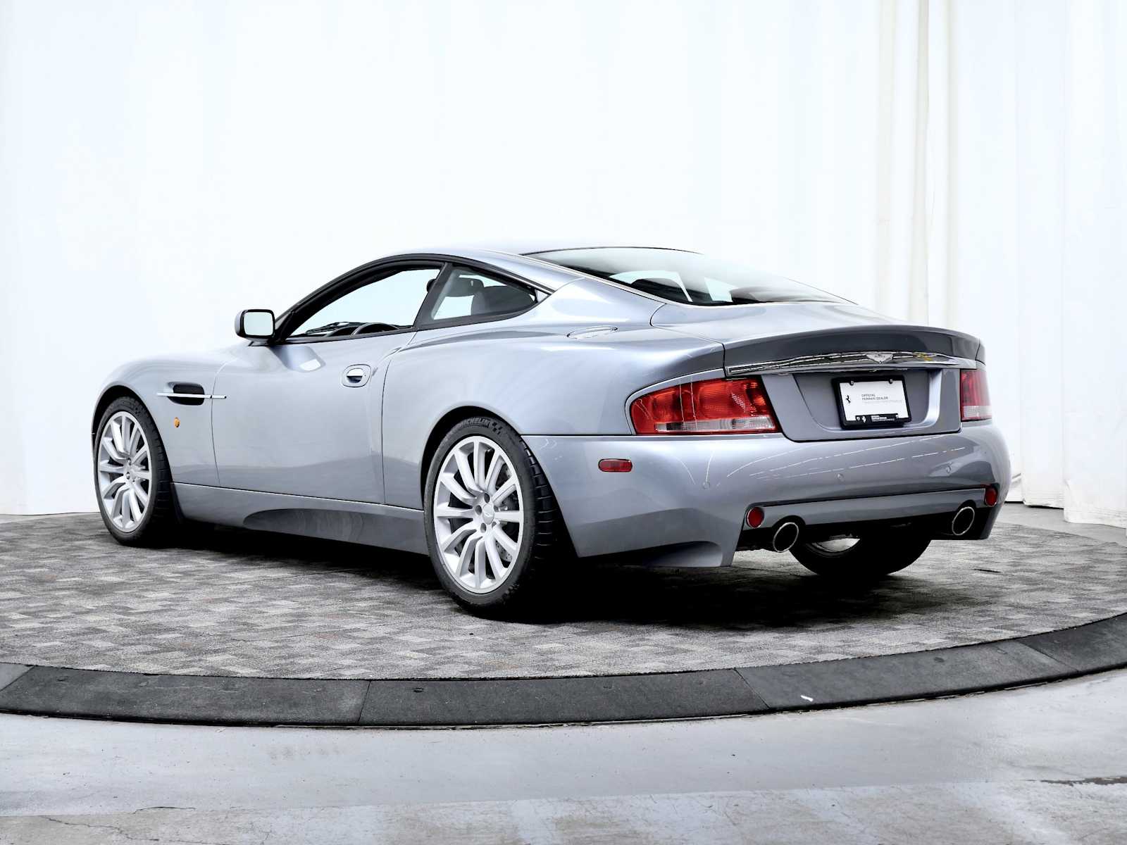 2003 Aston Martin Vanquish AMV03 photo 3