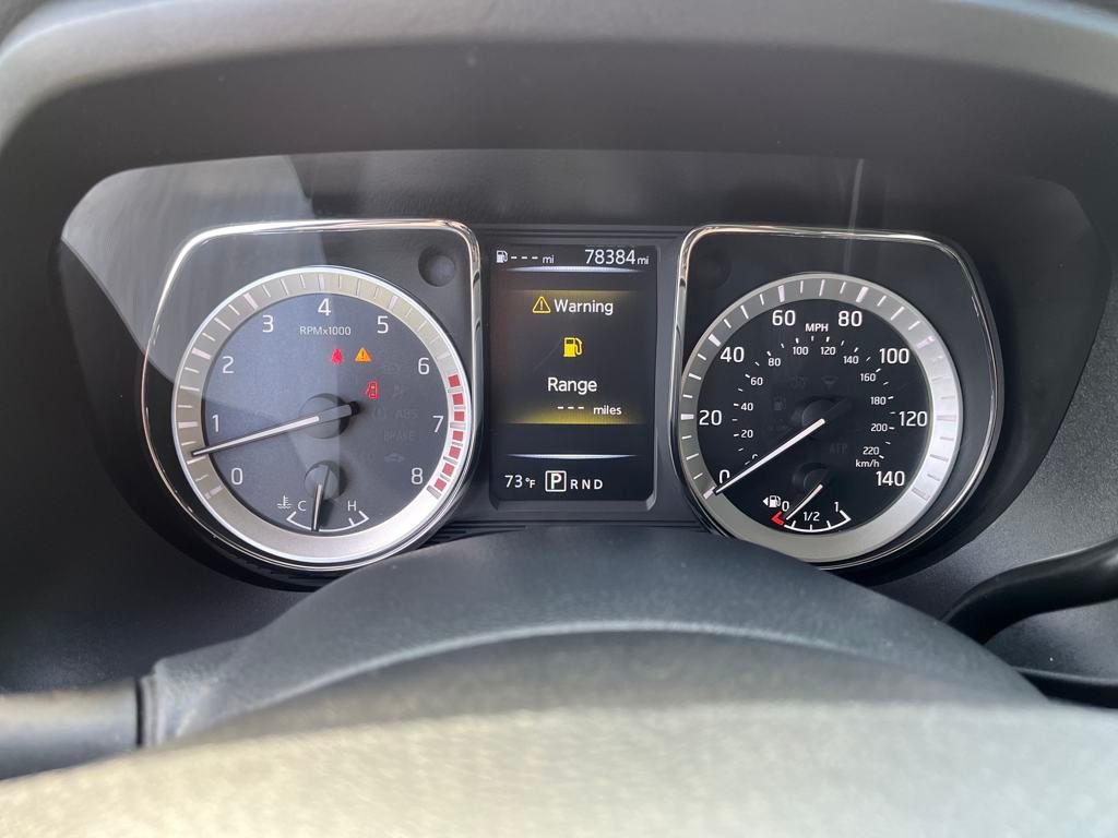 2018 Nissan Titan SV photo 25