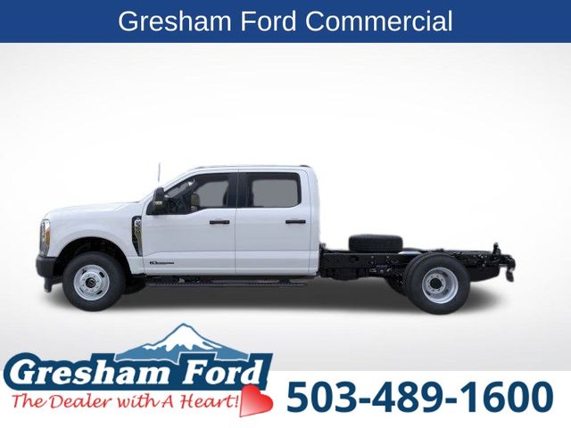 2026 Ford F-350 photo 3