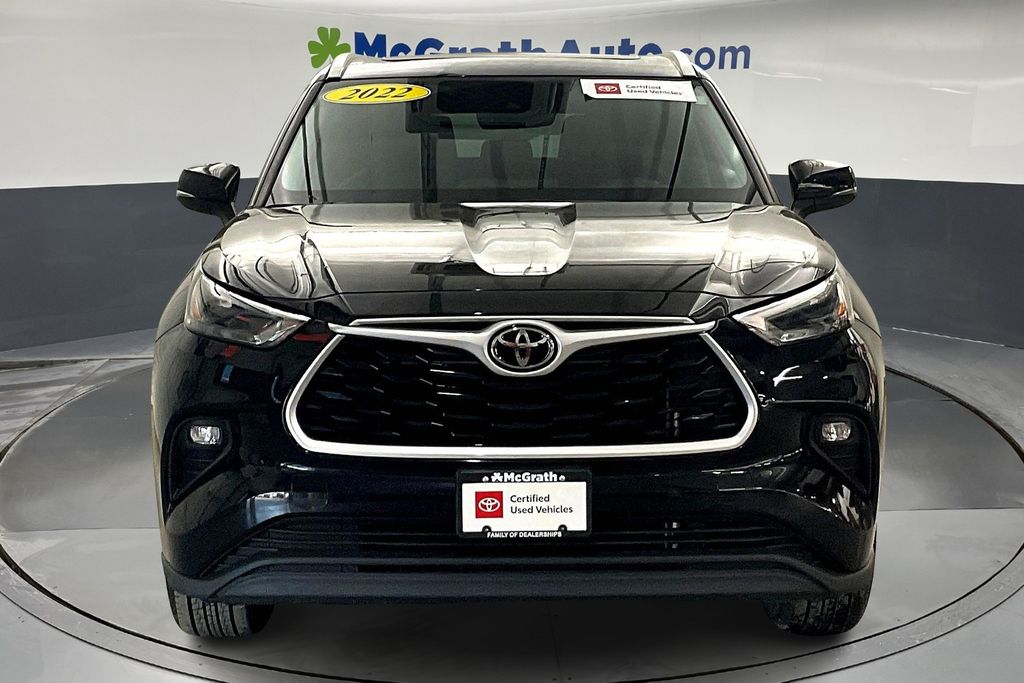 2022 Toyota Highlander XLE photo 3