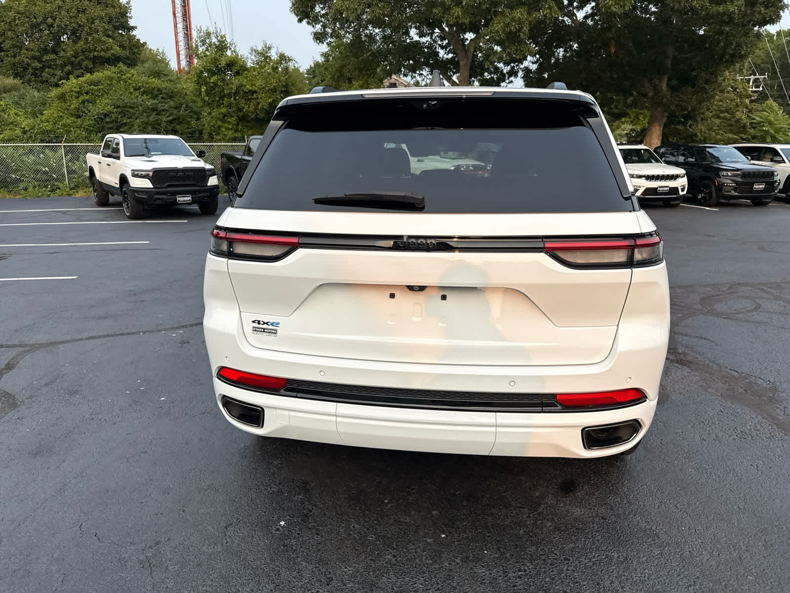 2024 Jeep Cherokee 80th Anniversary Edition photo 2