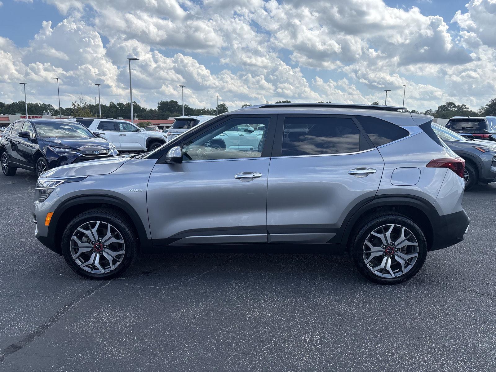 2023 Kia Seltos SX photo 4
