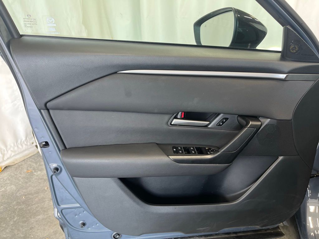 2025 Mazda CX-50 2.5 Select photo 9