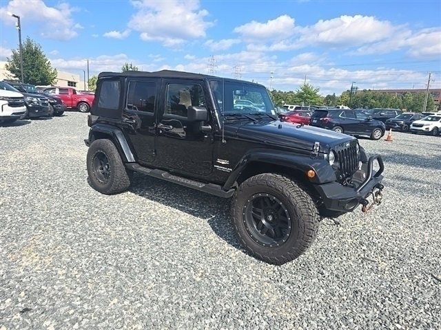 2015 Jeep Wrangler Unlimited Sahara photo 2