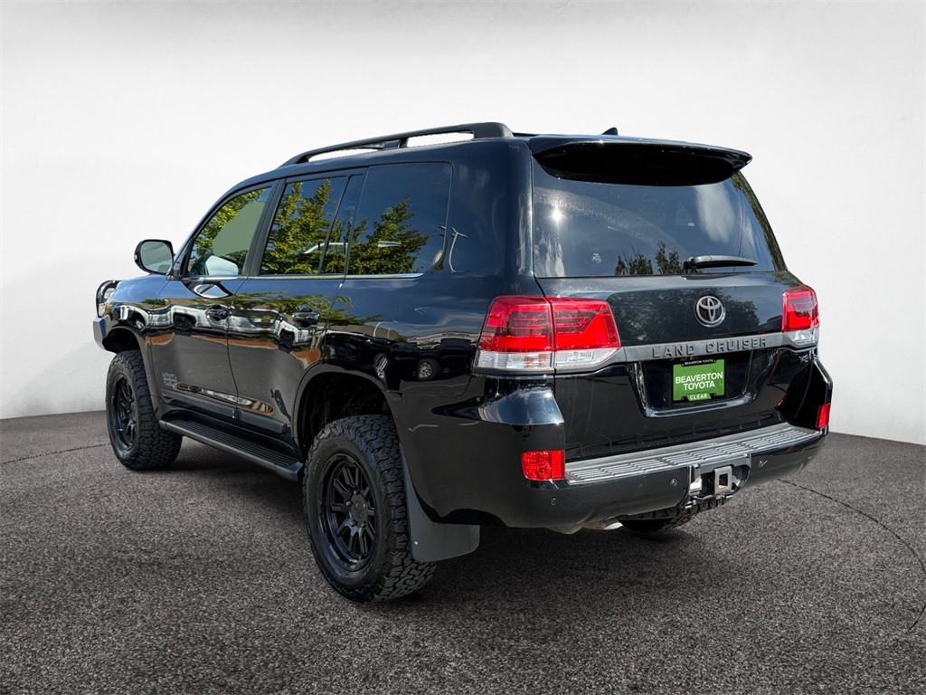 2018 Toyota Land Cruiser Base photo 4
