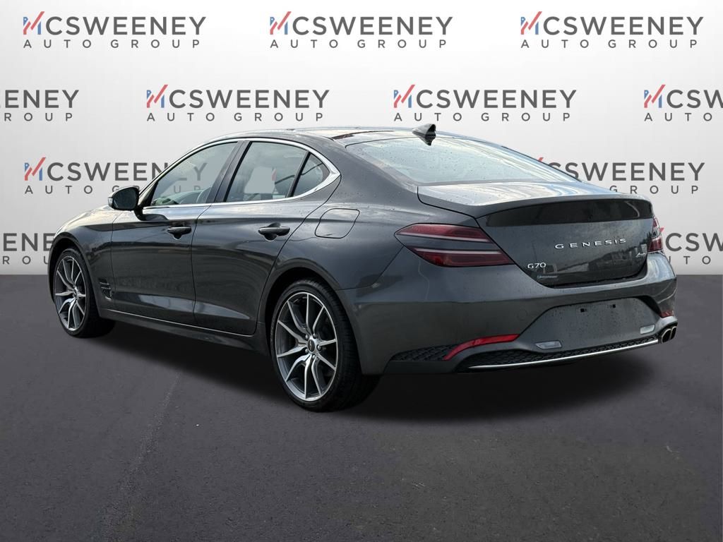 2023 Genesis G70 2.0T photo 3