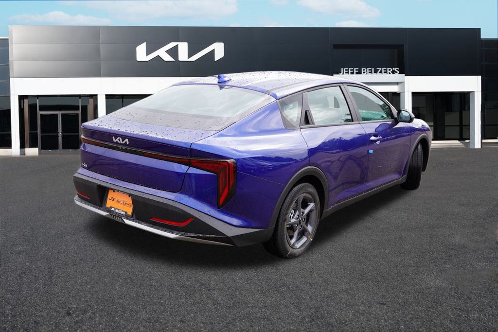 2025 Kia K4 LXS photo 3