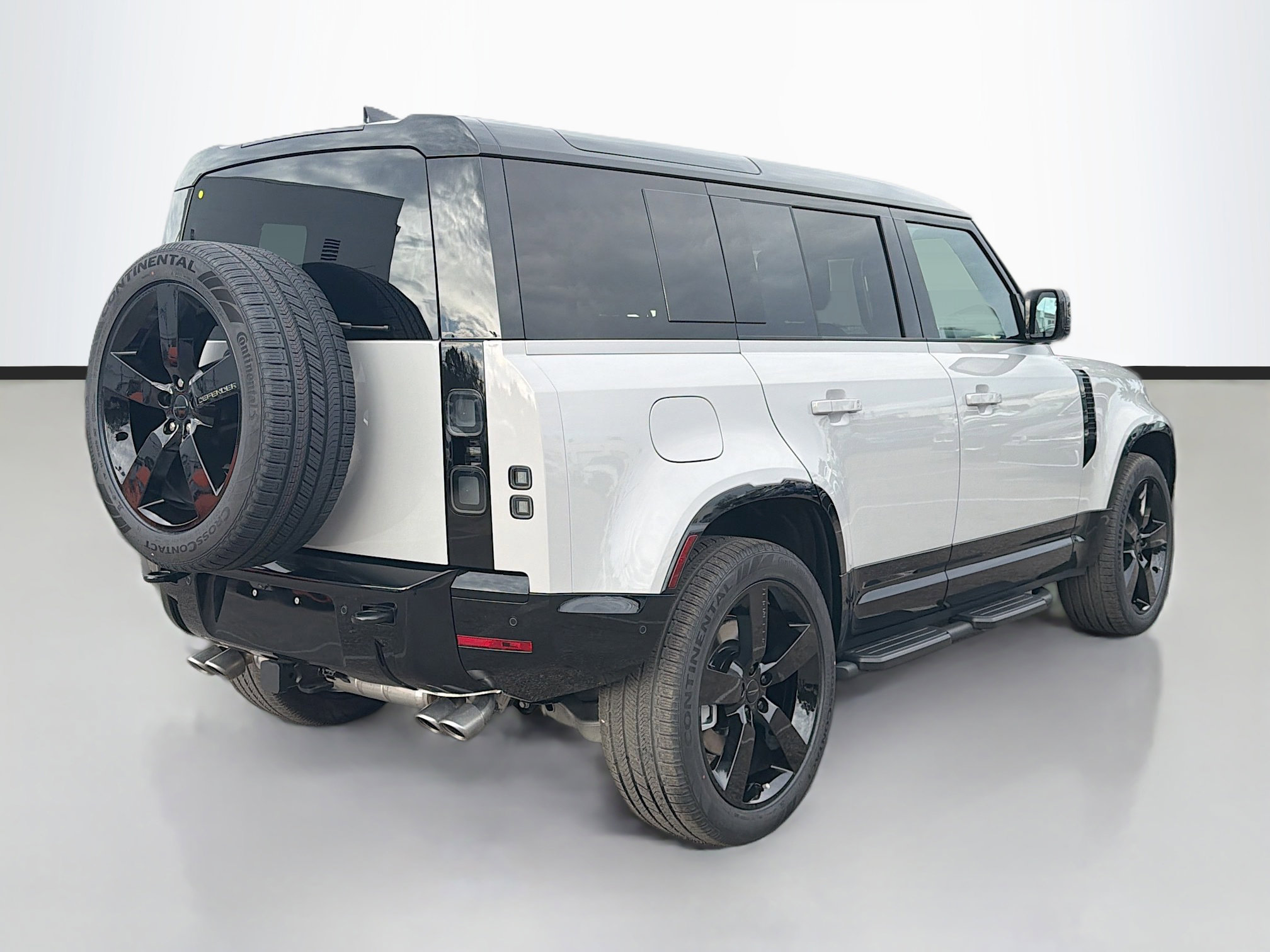 2026 Land Rover Defender 110 X-Dynamic SE photo 4