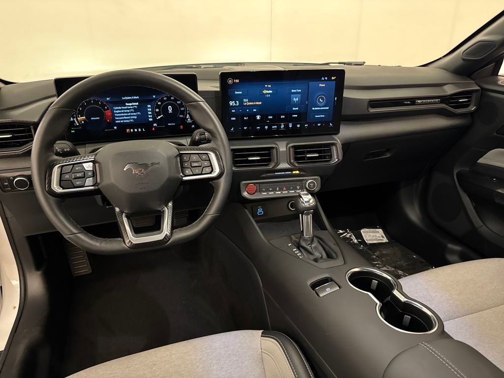 2025 Ford Mustang EcoBoost photo 4