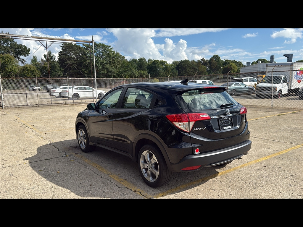 2022 Honda HR-V LX photo 2