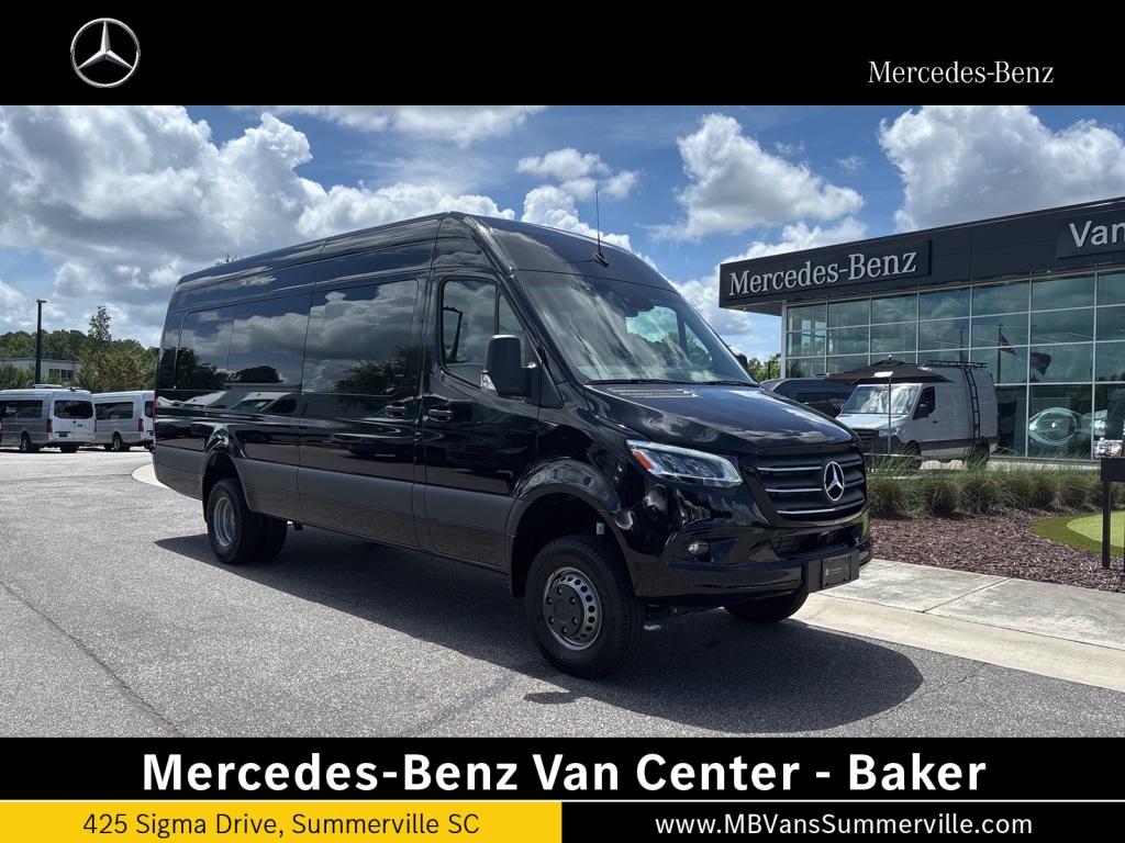 2024 Mercedes-Benz Sprinter Cargo Van Base's photo