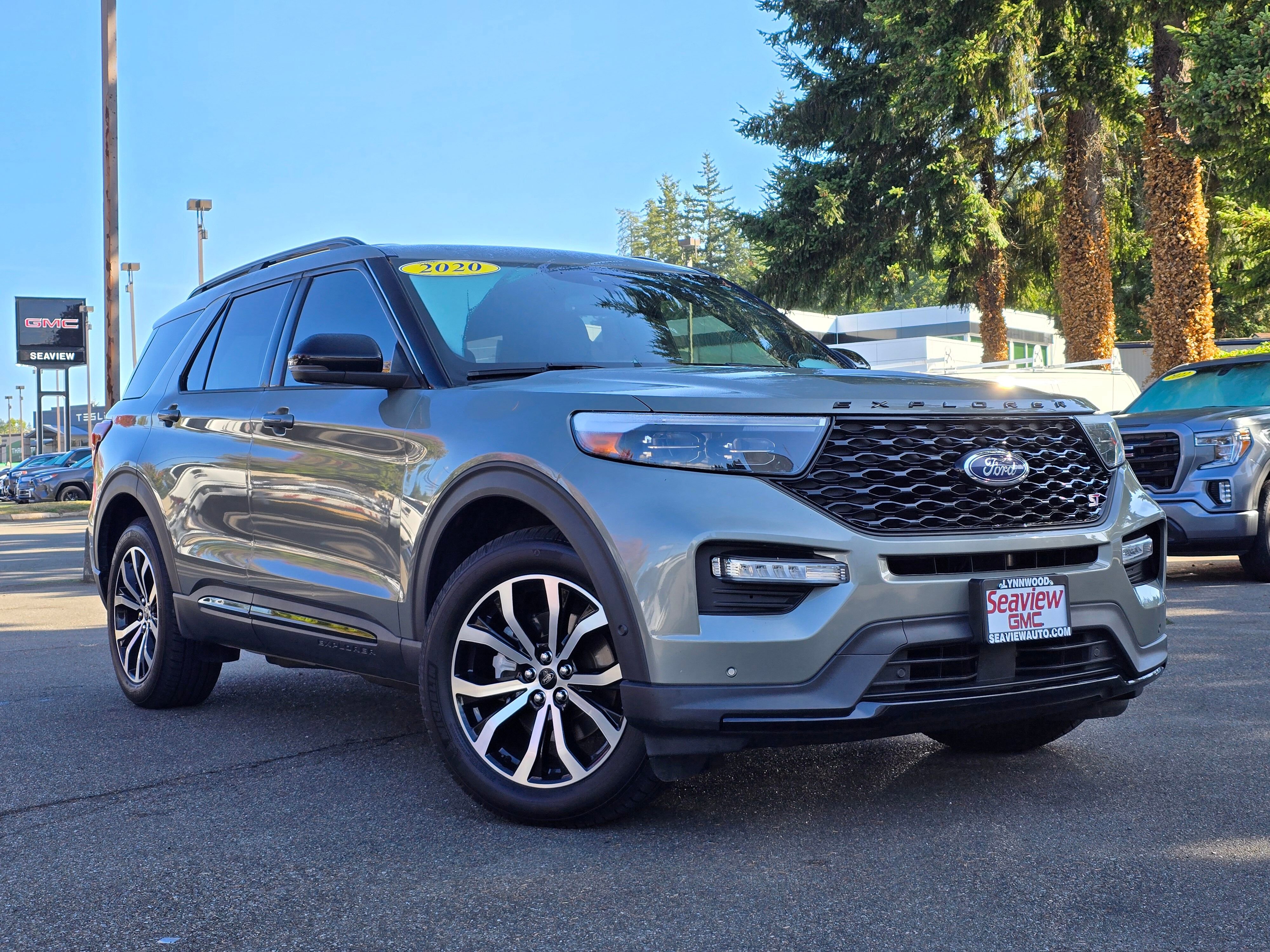 2020 Ford Explorer ST's photo