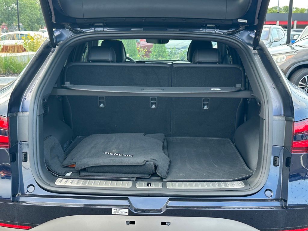 2025 Genesis GV60 Advanced AWD photo 13