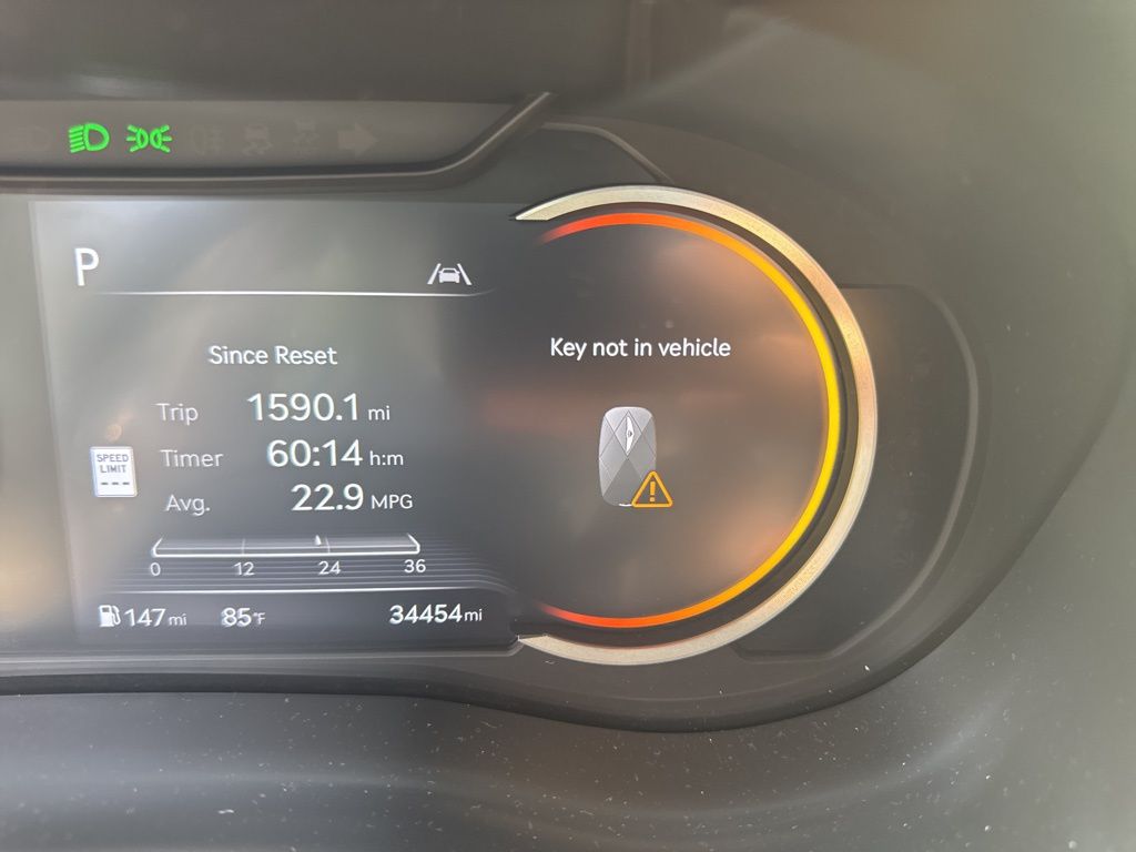 2024 Genesis G70 2.5T photo 14