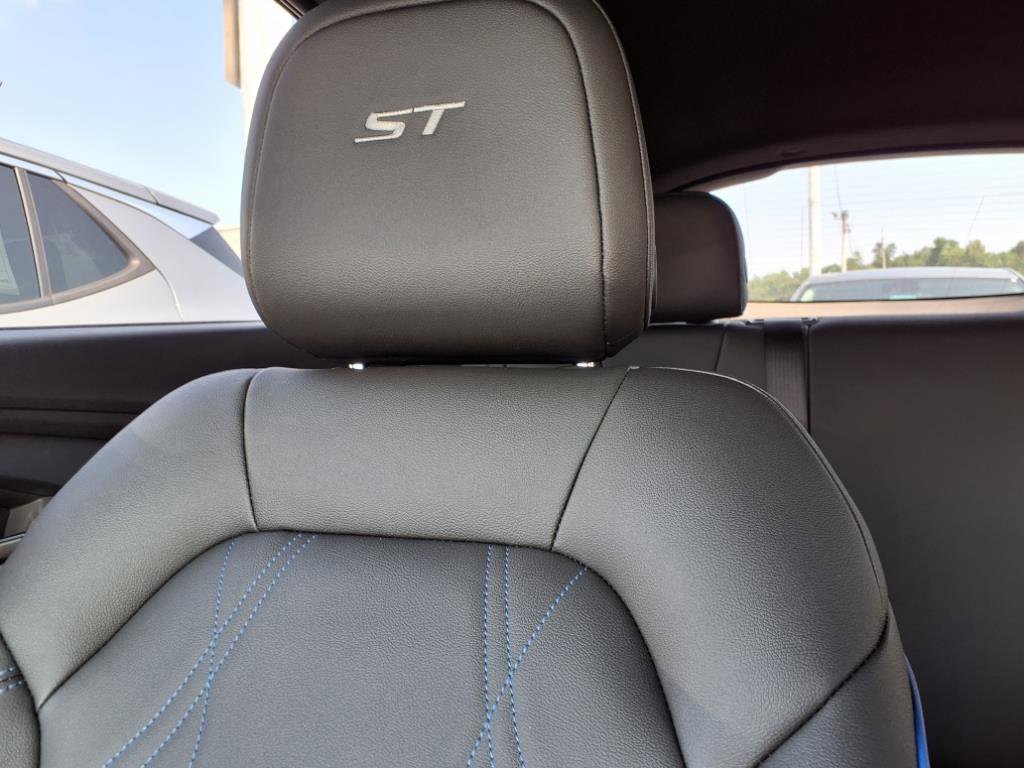 2025 Buick Envista ST photo 12