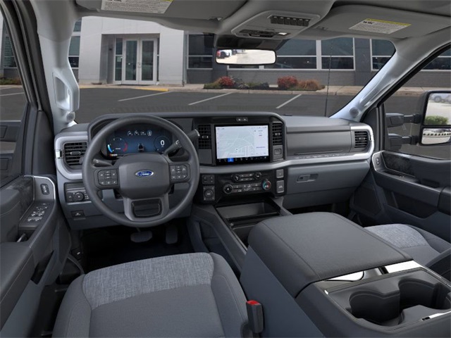 2025 Ford F-250 photo 9