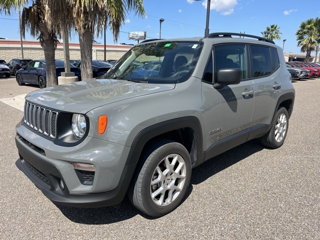 2022 Jeep Renegade Latitude photo 3