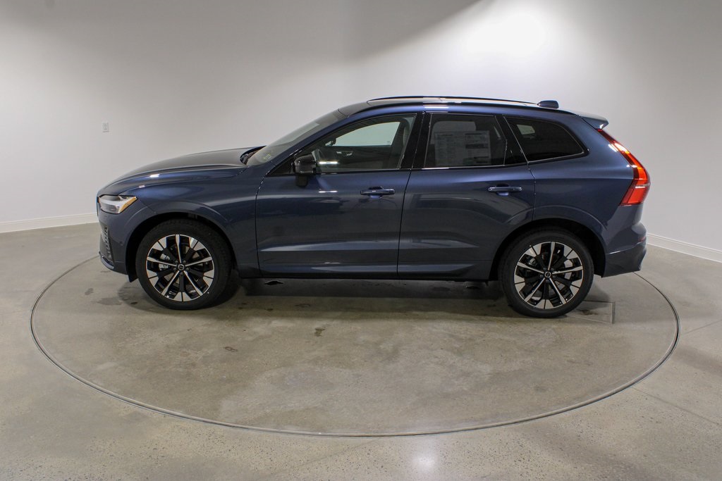 2026 Volvo XC60 B5 Plus photo 2