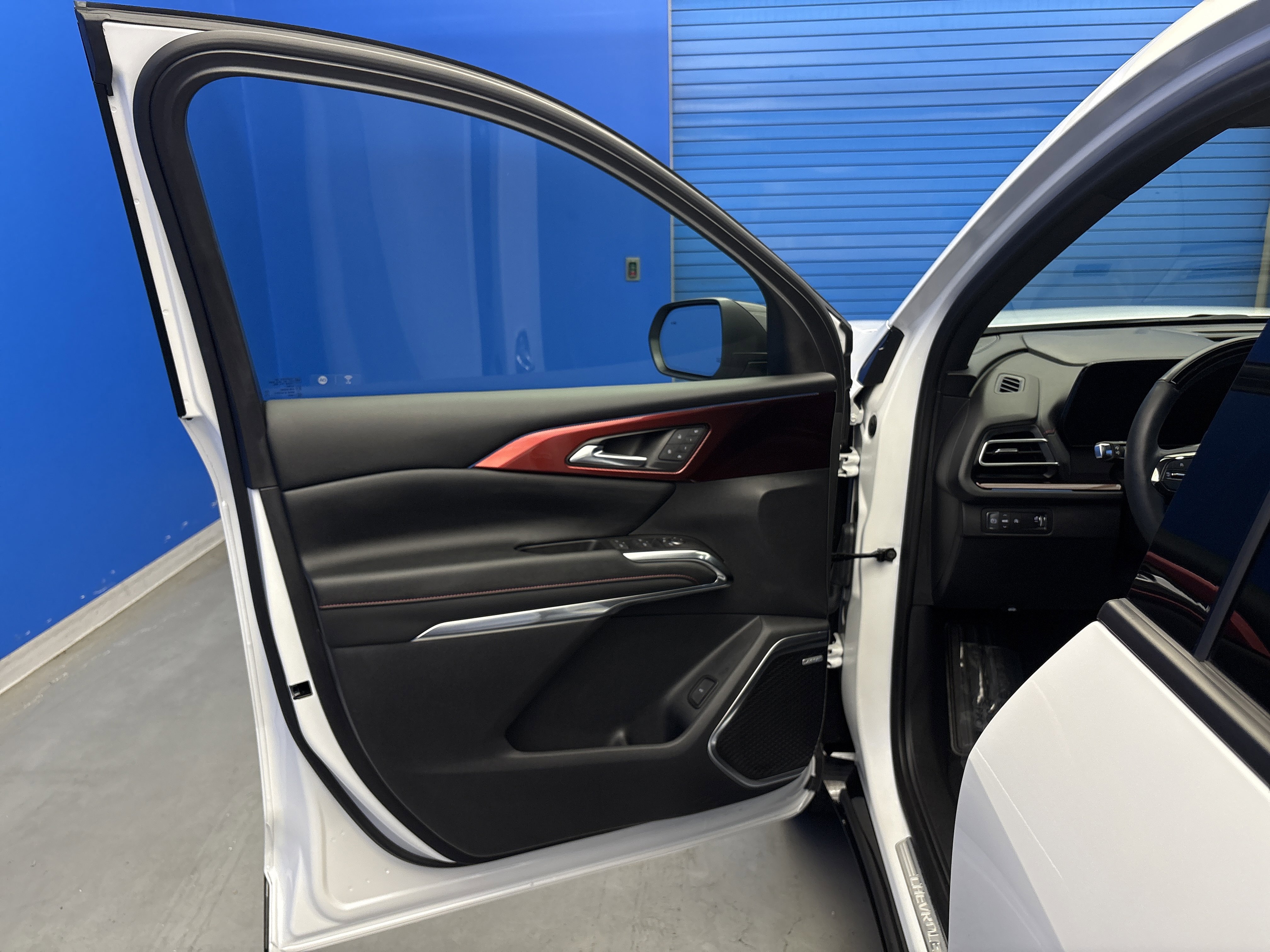 2025 Chevrolet Traverse RS photo 7