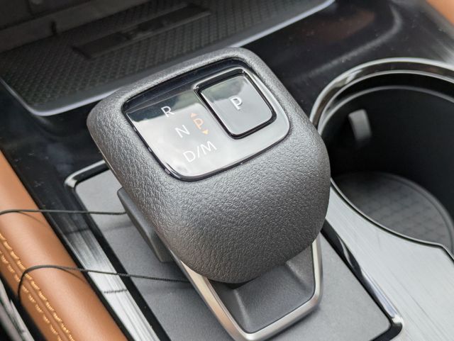 2025 Nissan Rogue Platinum photo 17