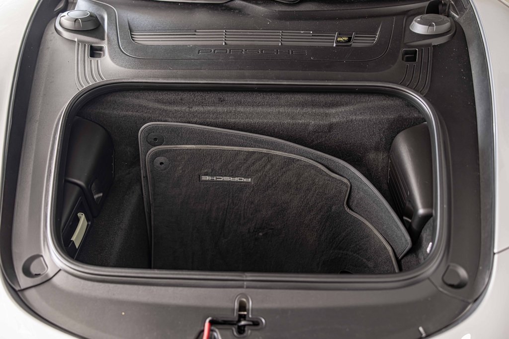 2017 PORSCHE 911 - Image 5