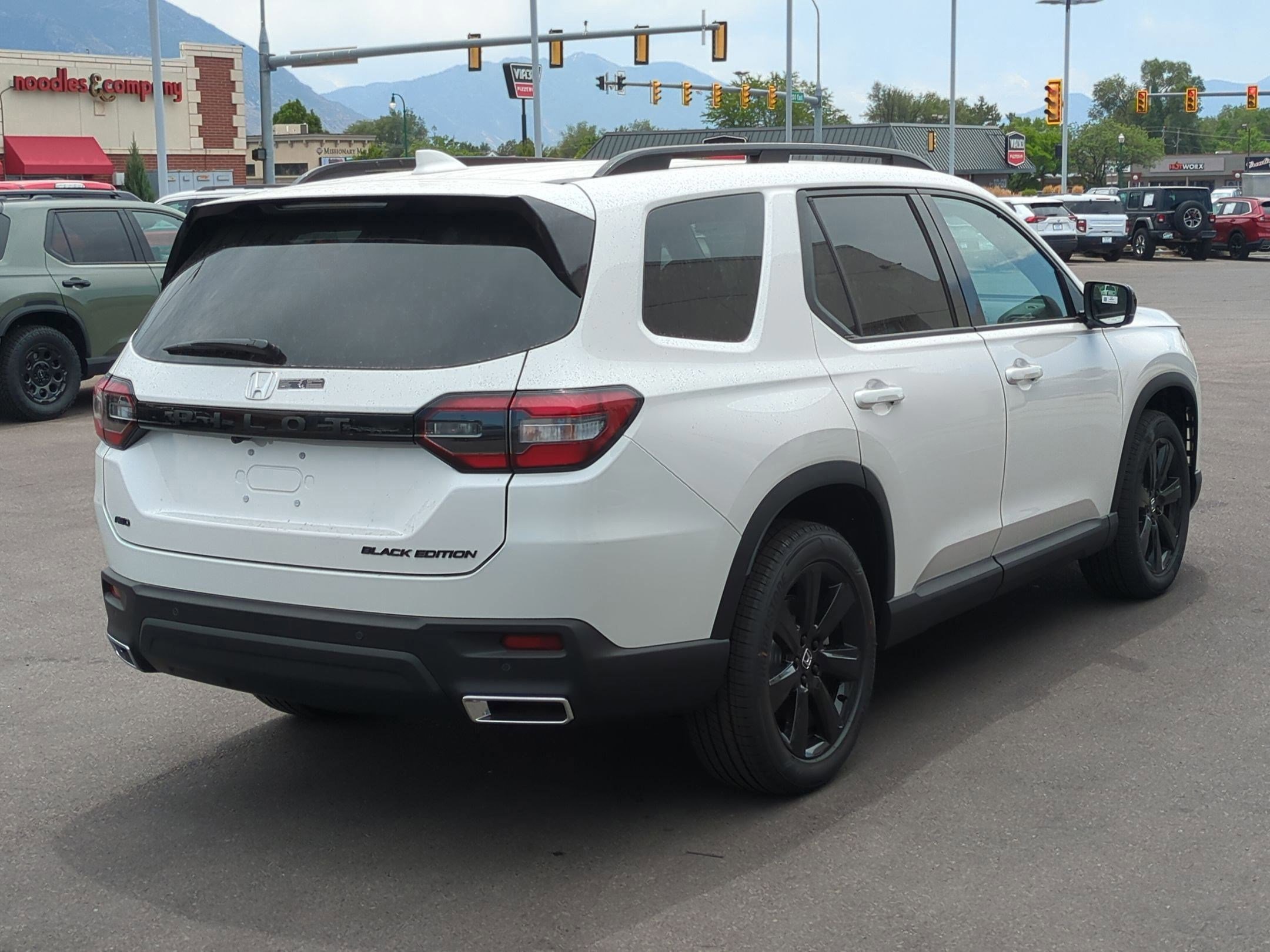 2025 Honda Pilot Black Edition photo 2