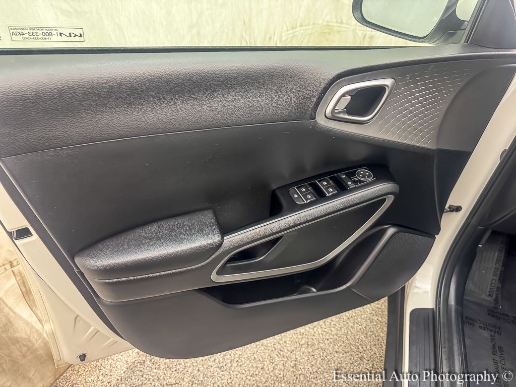 2022 KIA SOUL - Image 19