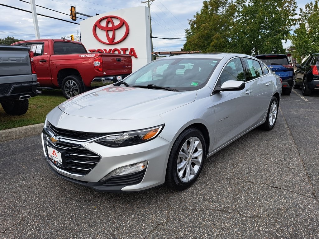 2022 Chevrolet Malibu 1LT photo 2