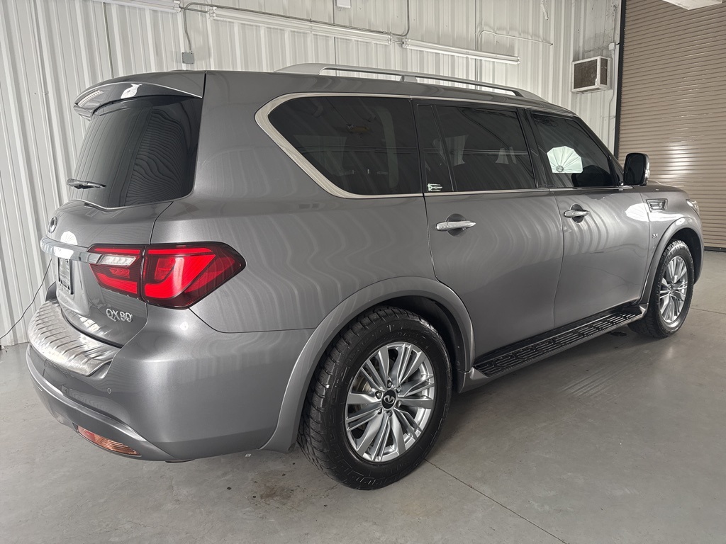 2020 Infiniti QX80 Luxe photo 4