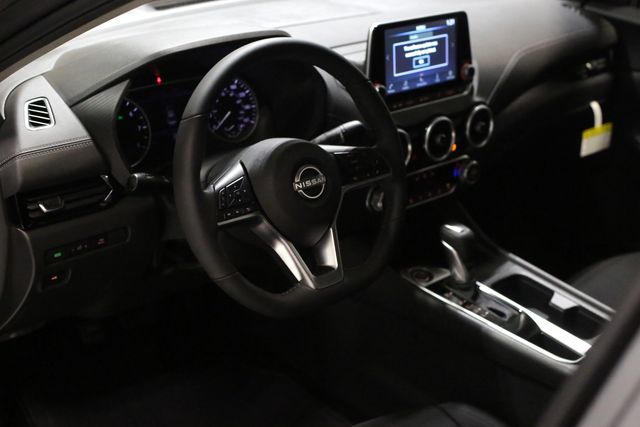 2025 Nissan Sentra SV photo 7
