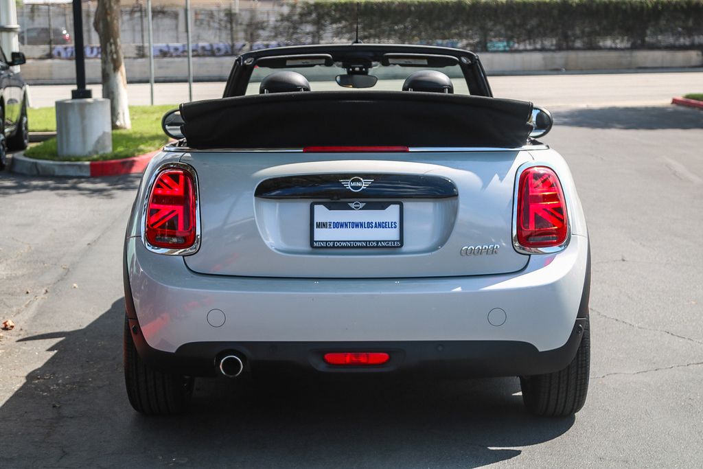 2021 Mini Cooper Signature Convertible photo 11