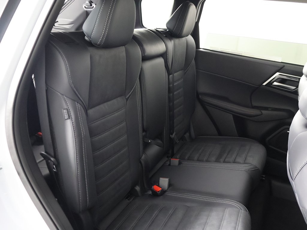 2025 Mitsubishi Outlander SE Ralliart photo 32