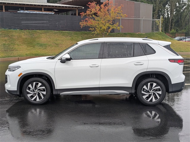 2025 Volkswagen Tiguan S photo 3