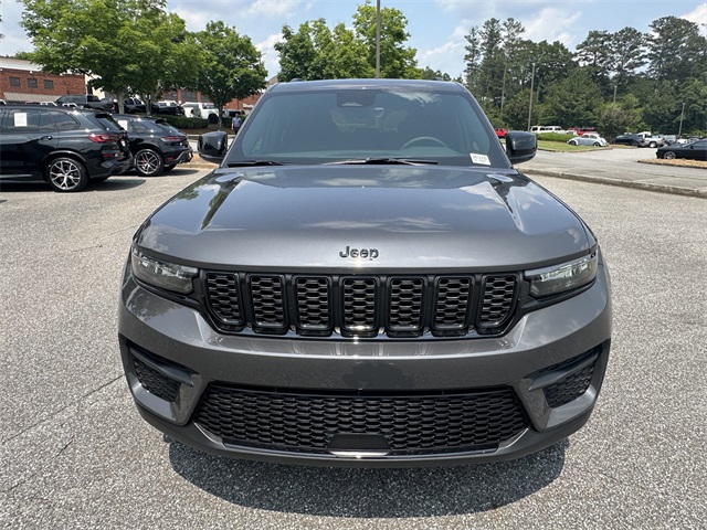 2025 Jeep Grand Cherokee Altitude photo 8