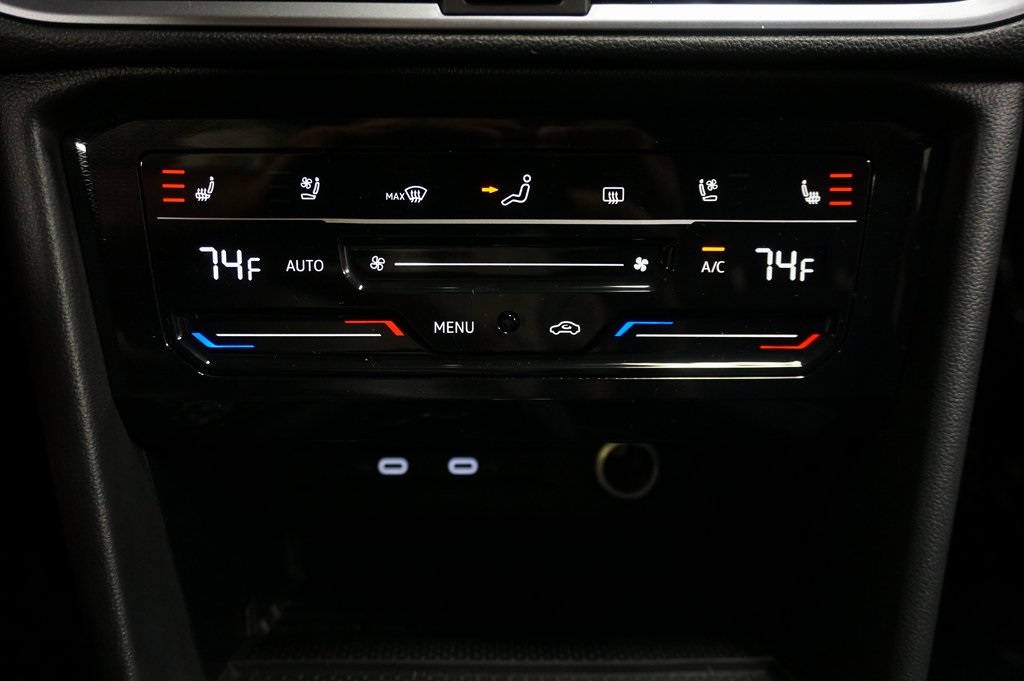 2025 Volkswagen Taos SEL photo 13