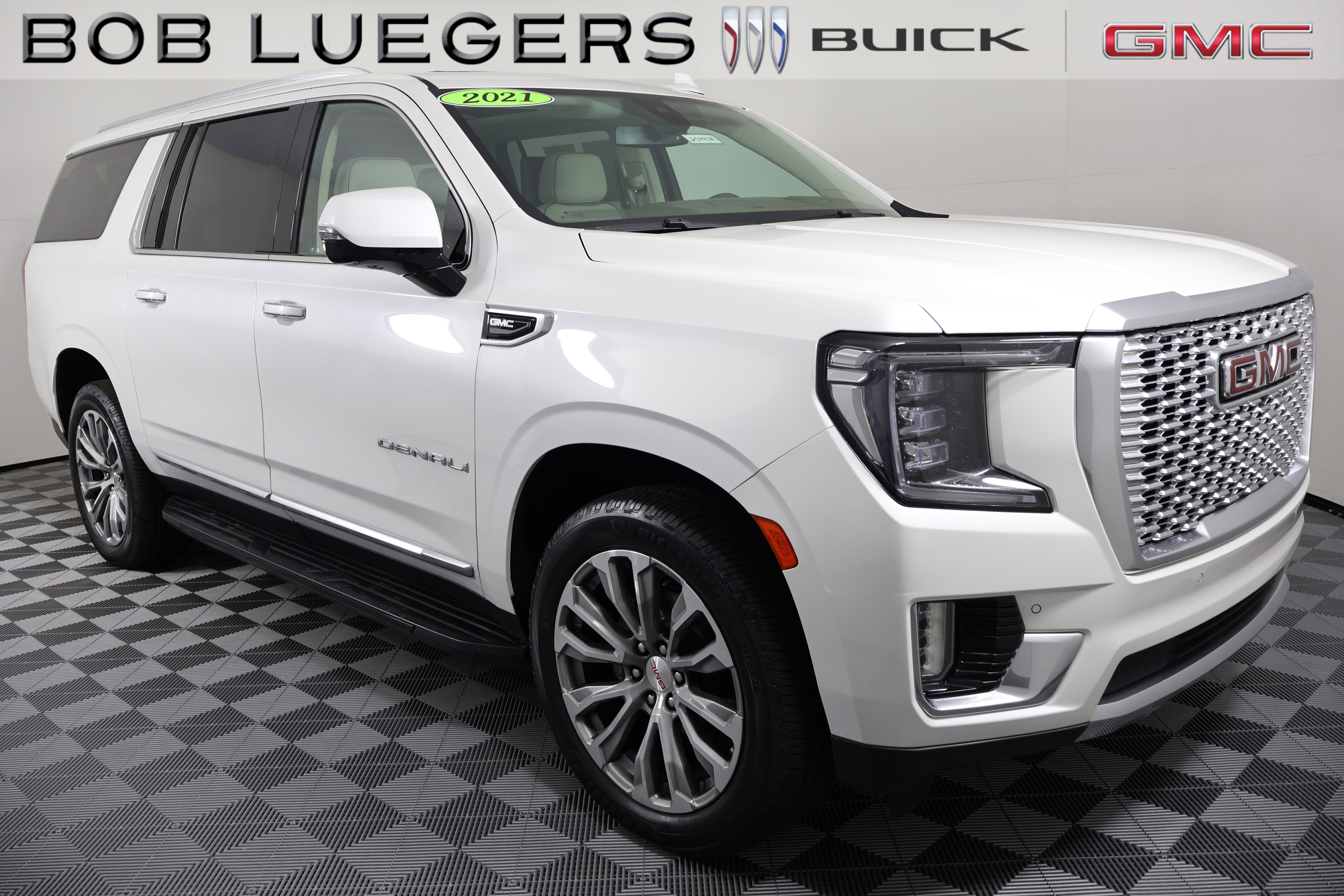 2021 GMC Yukon XL Denali's photo