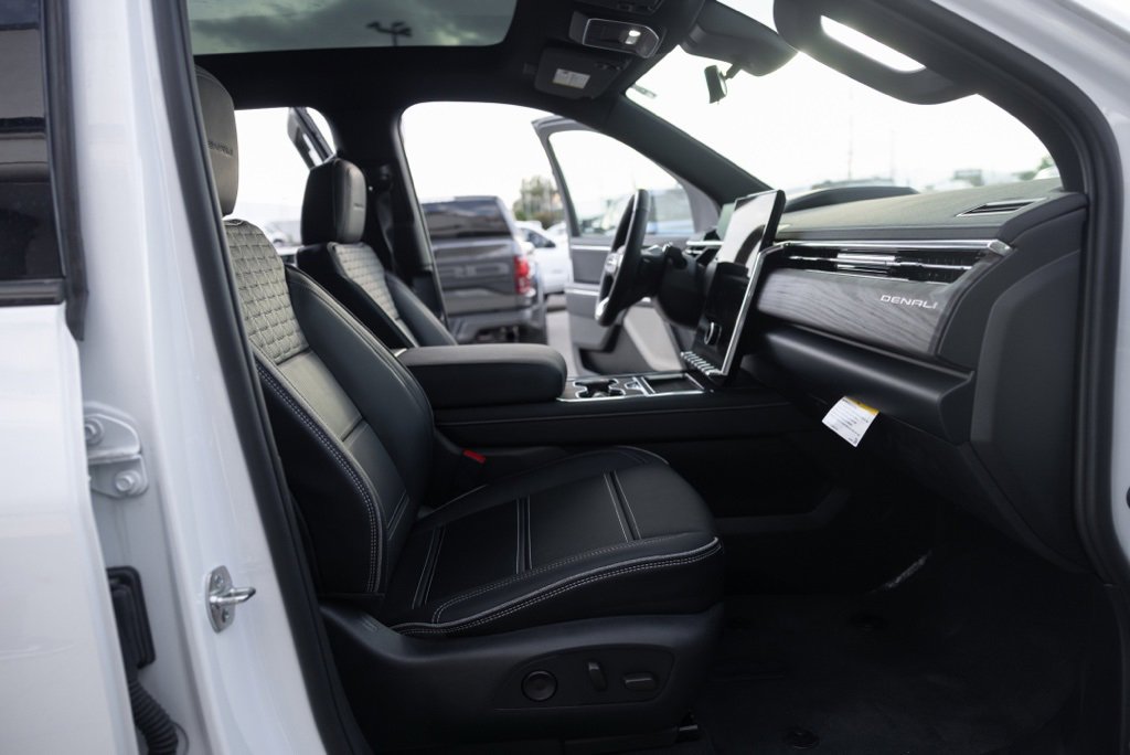 2025 Gmc Sierra EV Denali photo 22