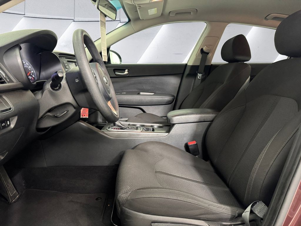 2017 Kia Optima LX photo 7
