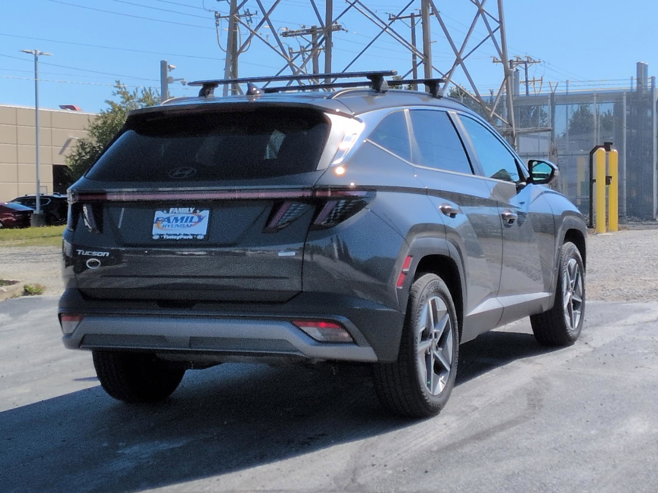 2025 Hyundai Tucson SEL Convenience photo 2