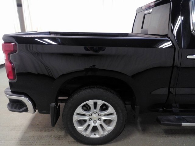 2022 Chevrolet Silverado 1500 LTZ photo 2