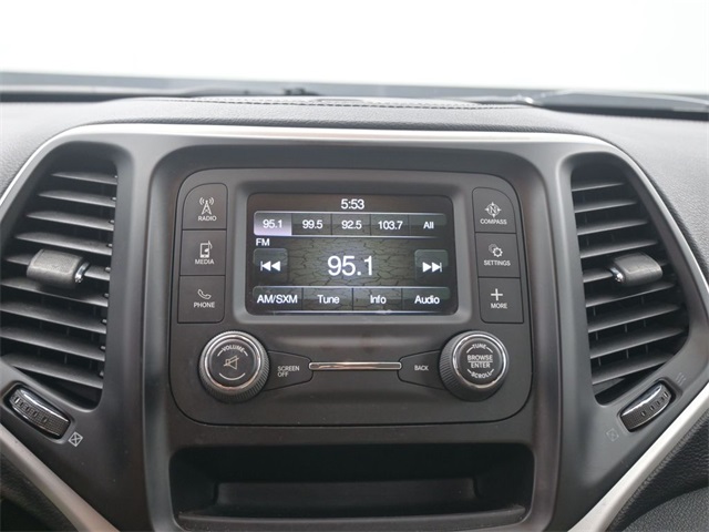2015 Jeep Cherokee Sport photo 2