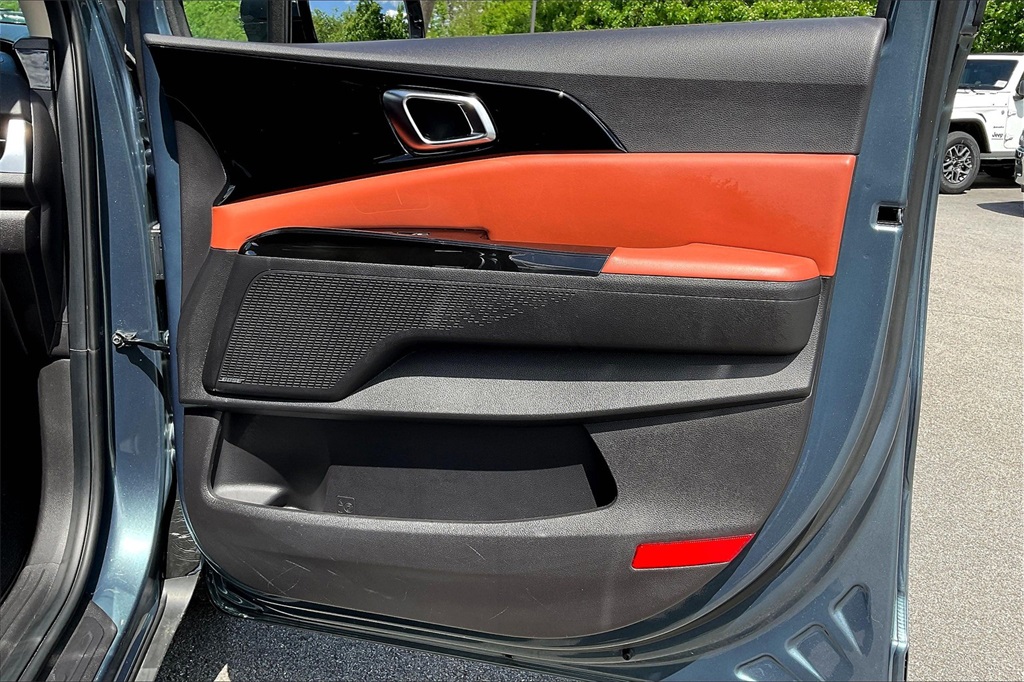 2022 Kia Carnival SX Prestige photo 11